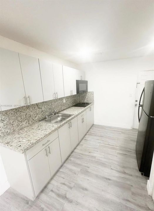 待售: $1,250,000 (7 贝兹, 5 浴室, 2394 平方英尺)