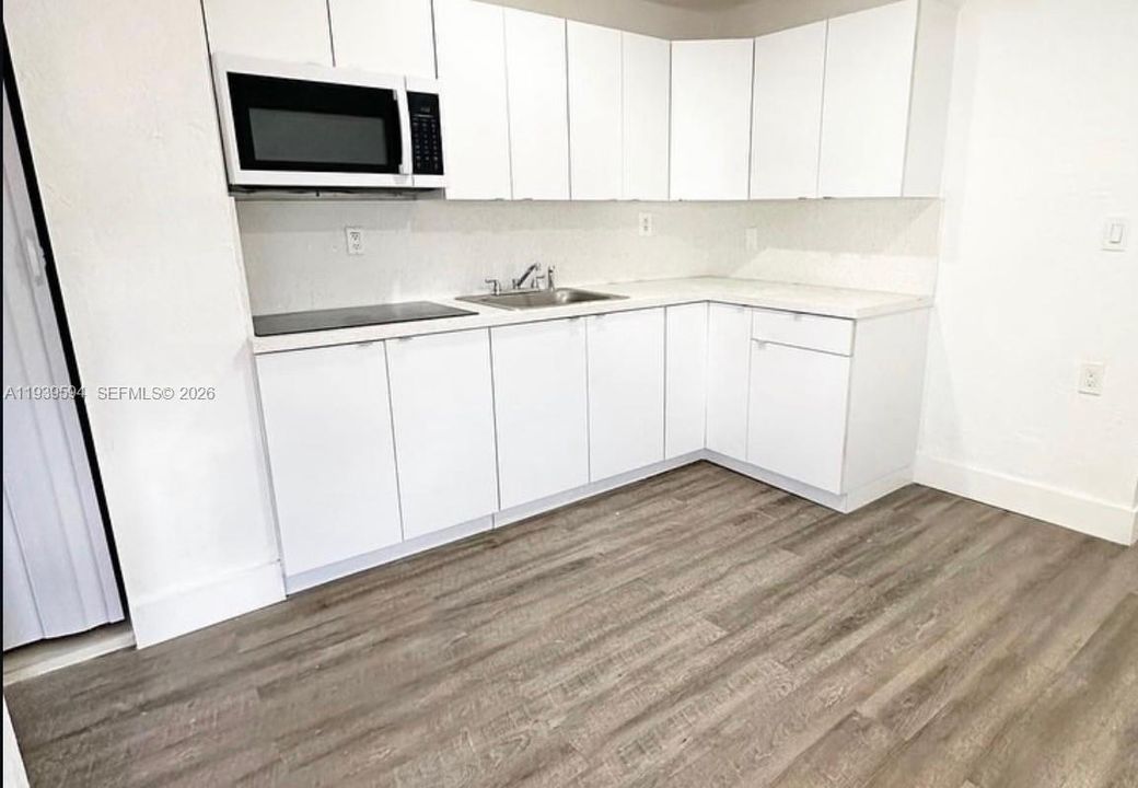 待售: $1,250,000 (7 贝兹, 5 浴室, 2394 平方英尺)