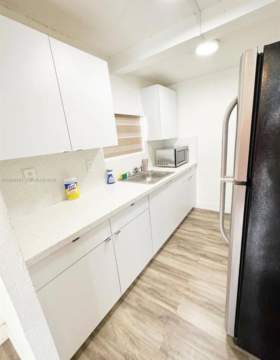 待售: $1,250,000 (7 贝兹, 5 浴室, 2394 平方英尺)