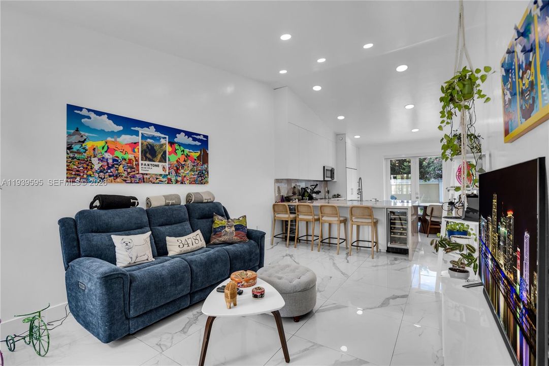 待售: $565,000 (3 贝兹, 2 浴室, 1178 平方英尺)