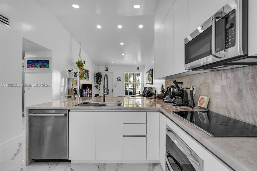 待售: $565,000 (3 贝兹, 2 浴室, 1178 平方英尺)