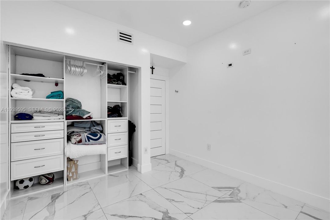 待售: $565,000 (3 贝兹, 2 浴室, 1178 平方英尺)