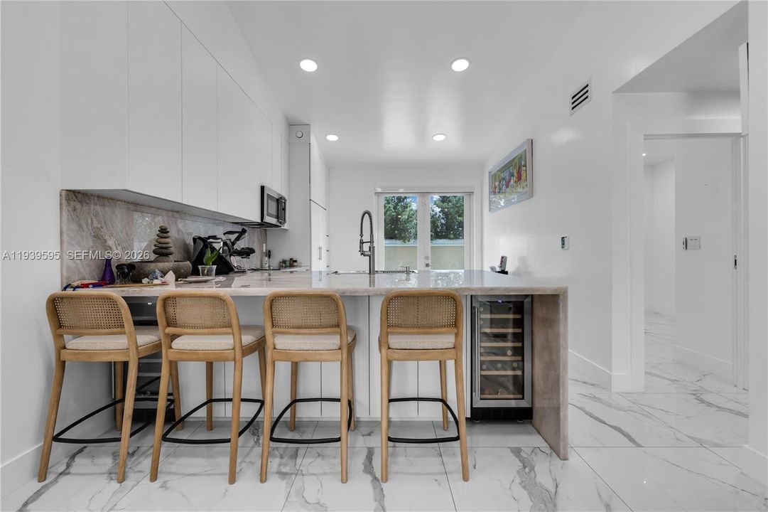 待售: $565,000 (3 贝兹, 2 浴室, 1178 平方英尺)