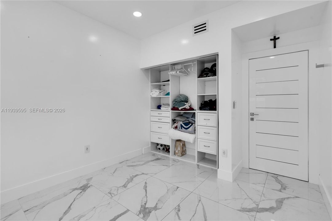 待售: $565,000 (3 贝兹, 2 浴室, 1178 平方英尺)