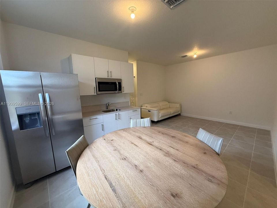 For Rent: $2,000 (2 beds, 1 baths, 0 Square Feet)