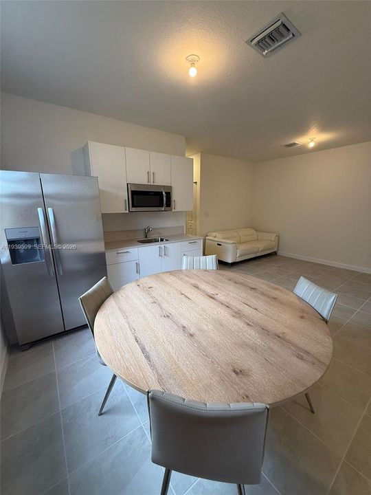 For Rent: $2,000 (2 beds, 1 baths, 0 Square Feet)