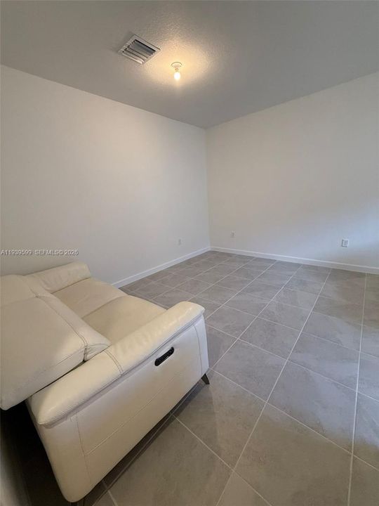 For Rent: $2,000 (2 beds, 1 baths, 0 Square Feet)