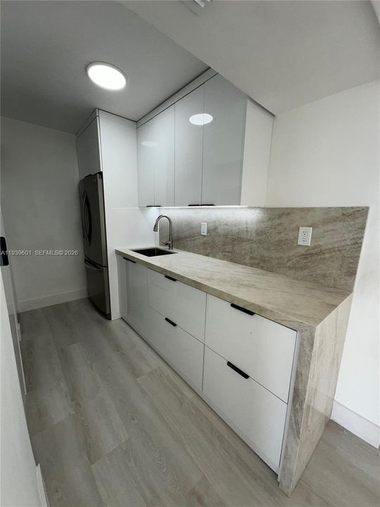 En Renta: $2,750 (2 camas, 2 baños, 1037 Pies cuadrados)