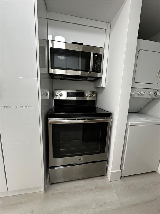 En Renta: $2,750 (2 camas, 2 baños, 1037 Pies cuadrados)