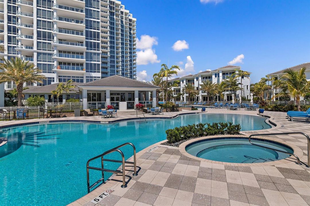 Community Pool & Spa