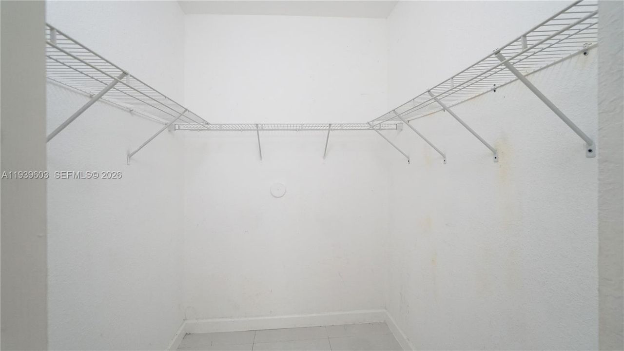 В аренду: $1,800 (3 спален, 2 ванн, 1166 Квадратных фут)