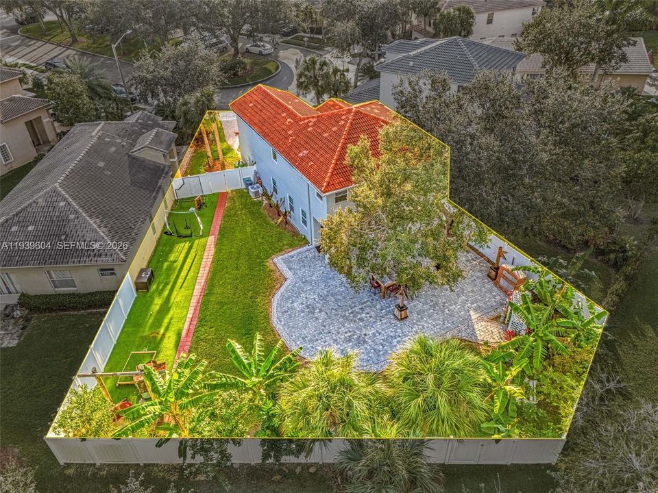 En Venta: $694,900 (3 camas, 2 baños, 1980 Pies cuadrados)