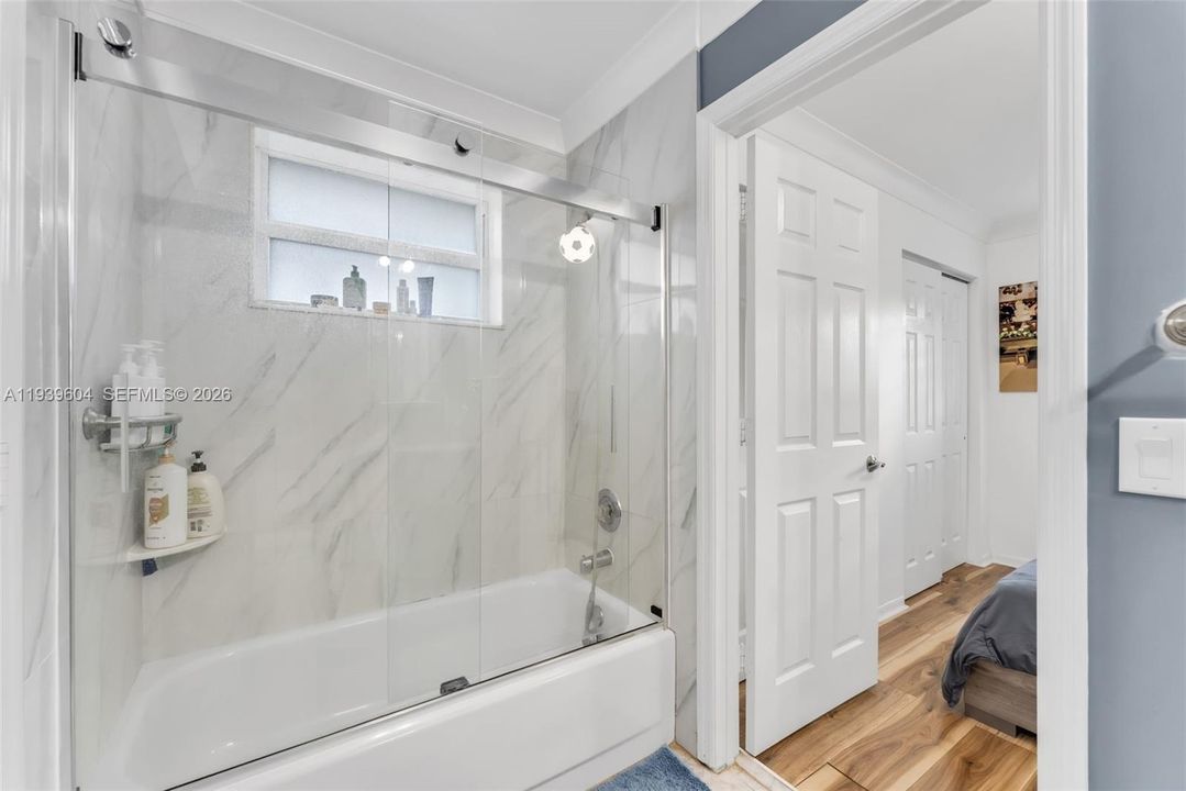 En Venta: $694,900 (3 camas, 2 baños, 1980 Pies cuadrados)