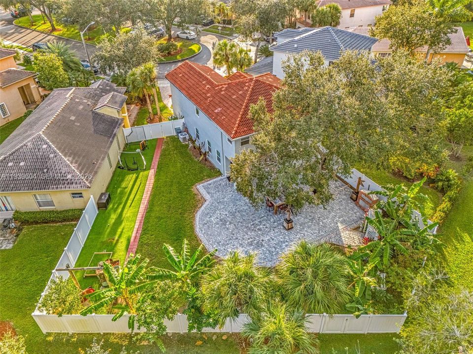 En Venta: $694,900 (3 camas, 2 baños, 1980 Pies cuadrados)