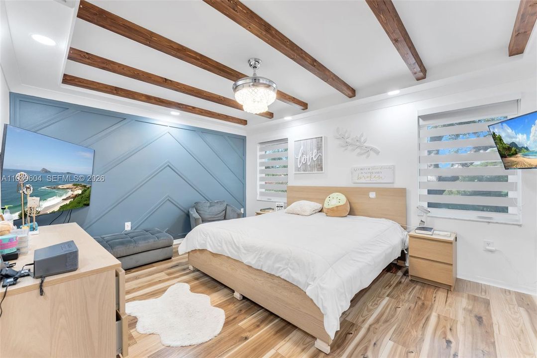 En Venta: $694,900 (3 camas, 2 baños, 1980 Pies cuadrados)