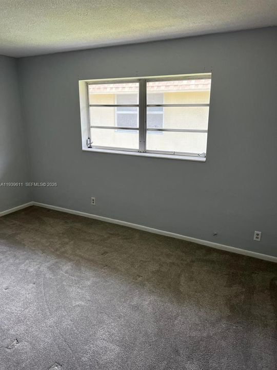 待售: $305,000 (2 贝兹, 1 浴室, 780 平方英尺)