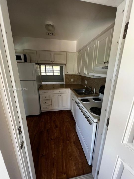 待售: $305,000 (2 贝兹, 1 浴室, 780 平方英尺)