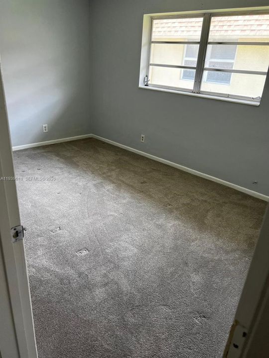 待售: $305,000 (2 贝兹, 1 浴室, 780 平方英尺)