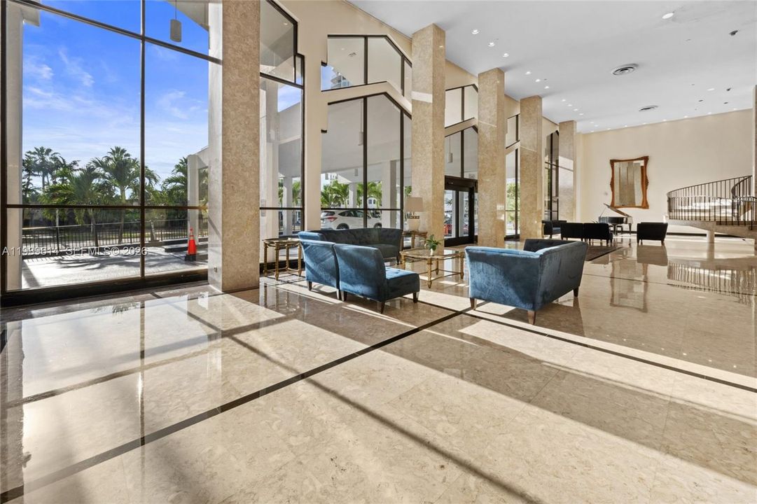 待售: $565,000 (1 贝兹, 1 浴室, 930 平方英尺)