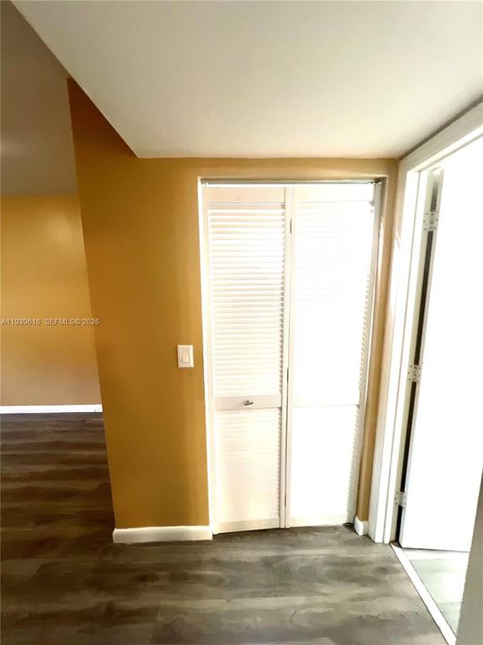 For Sale: $335,777 (2 beds, 2 baths, 1000 Square Feet)