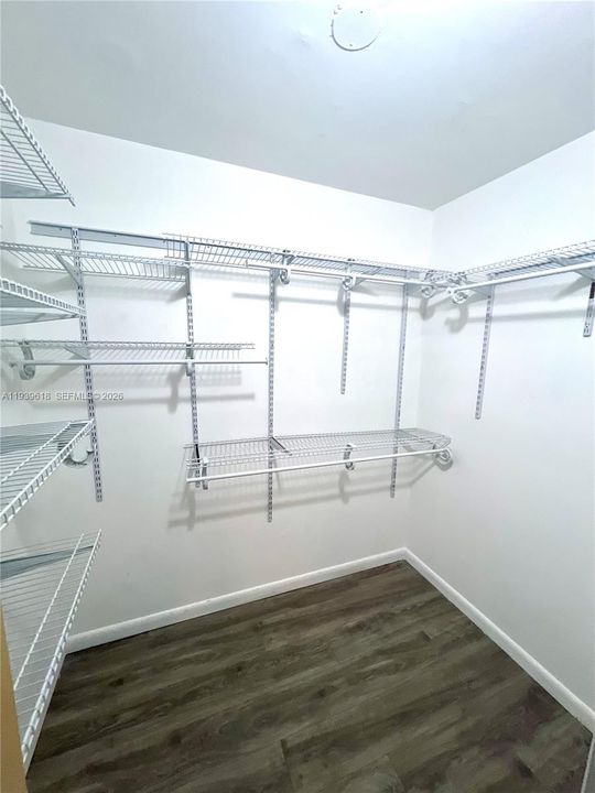 For Sale: $335,777 (2 beds, 2 baths, 1000 Square Feet)