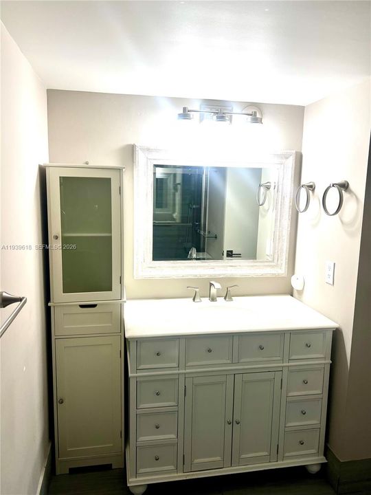 For Sale: $335,777 (2 beds, 2 baths, 1000 Square Feet)