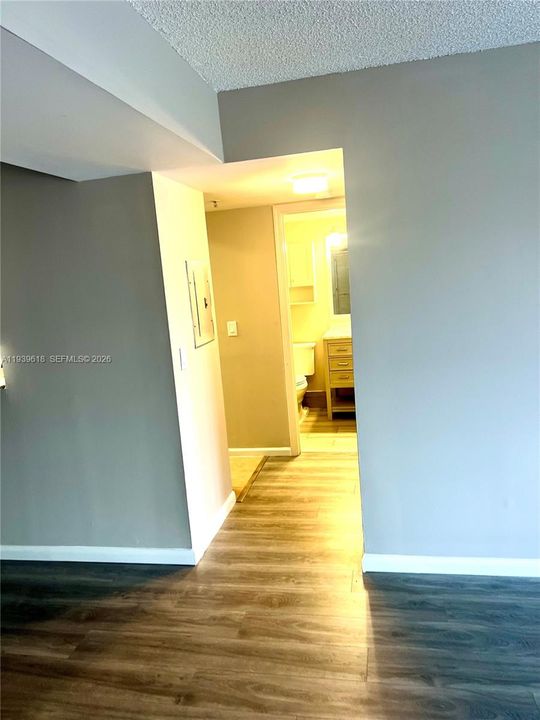 For Sale: $335,777 (2 beds, 2 baths, 1000 Square Feet)