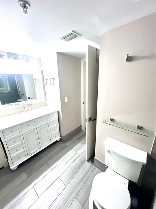 For Sale: $335,777 (2 beds, 2 baths, 1000 Square Feet)