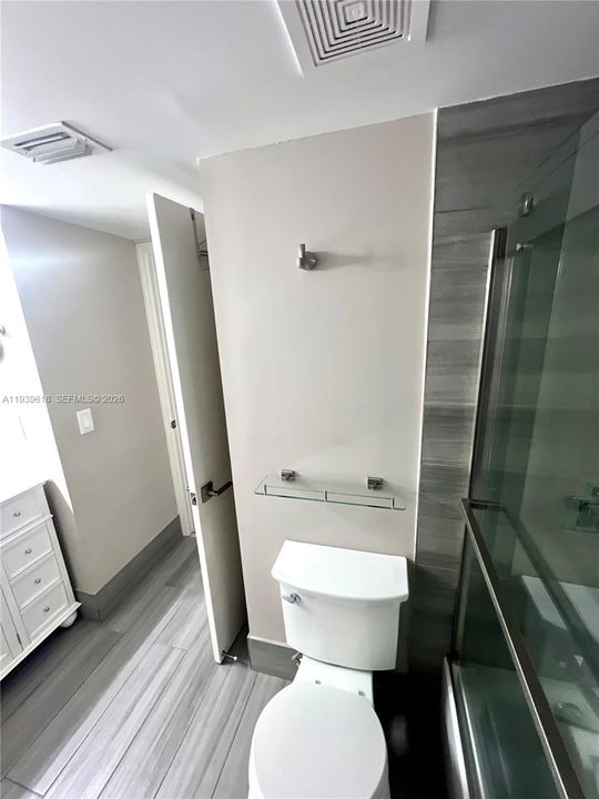 For Sale: $335,777 (2 beds, 2 baths, 1000 Square Feet)