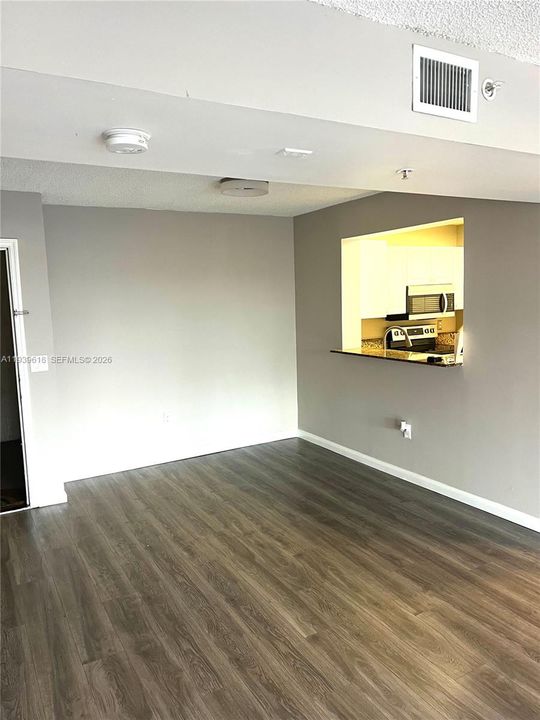 For Sale: $335,777 (2 beds, 2 baths, 1000 Square Feet)