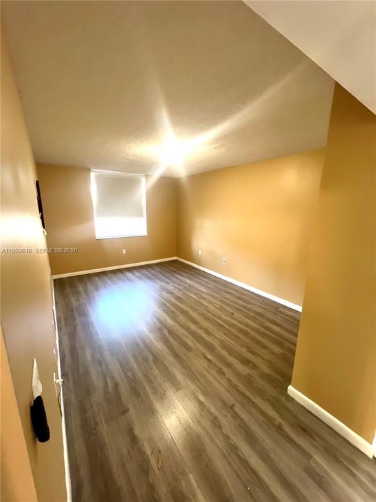 For Sale: $335,777 (2 beds, 2 baths, 1000 Square Feet)