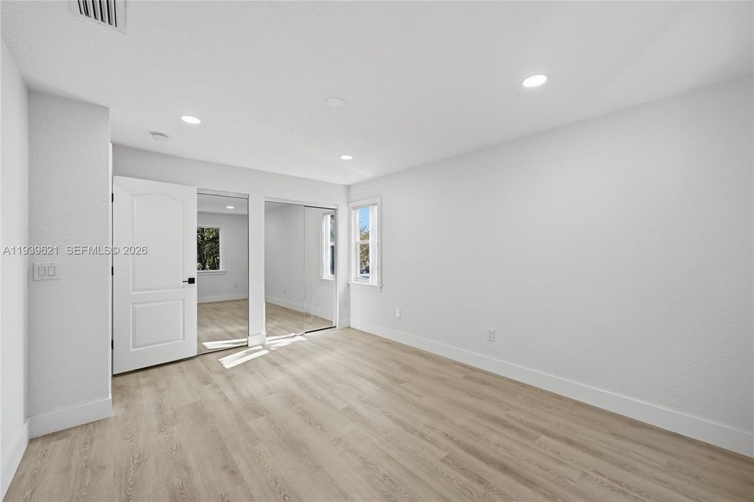 На продажу: $439,999 (3 спален, 2 ванн, 1524 Квадратных фут)