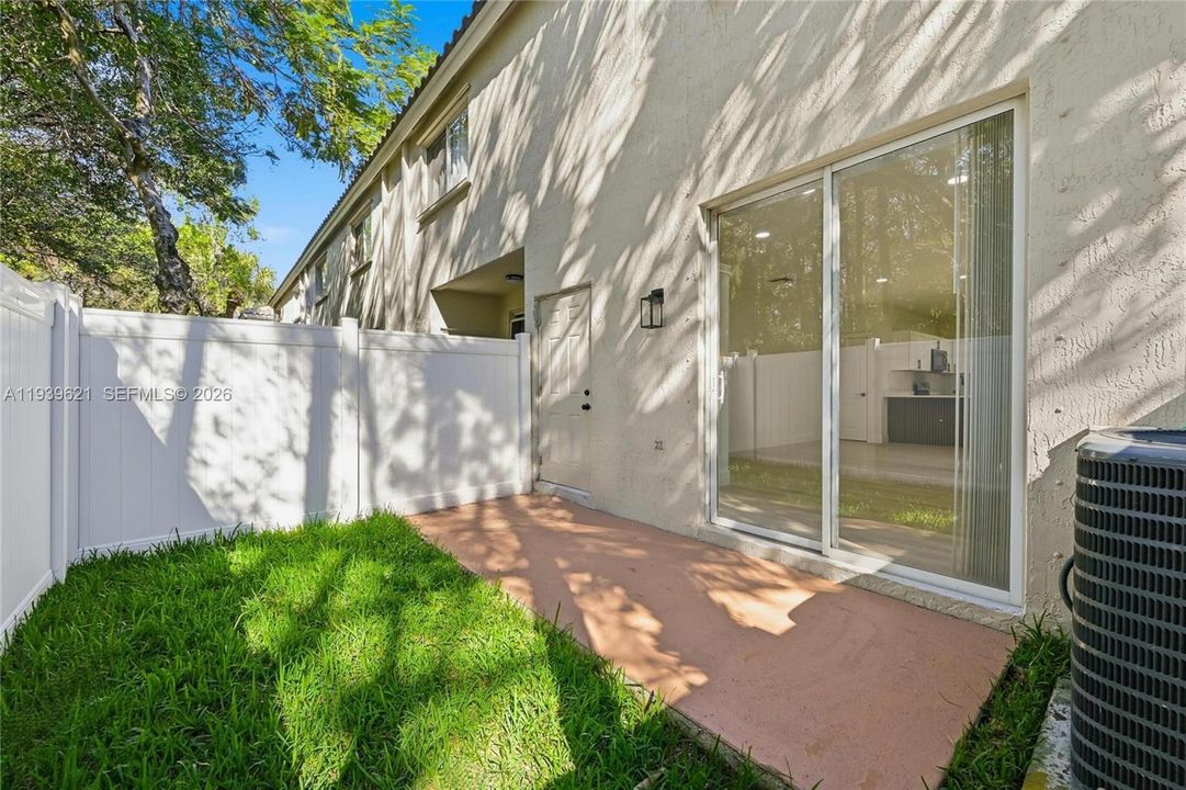 На продажу: $439,999 (3 спален, 2 ванн, 1524 Квадратных фут)