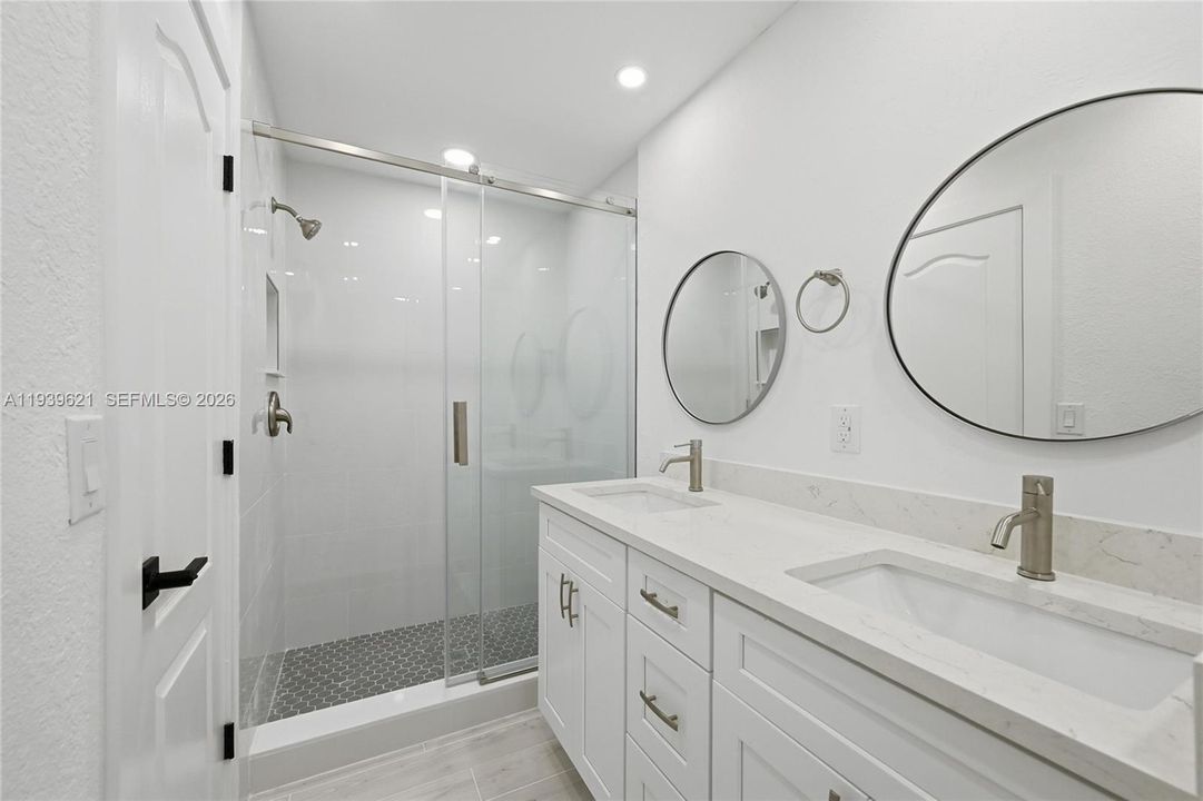 На продажу: $439,999 (3 спален, 2 ванн, 1524 Квадратных фут)