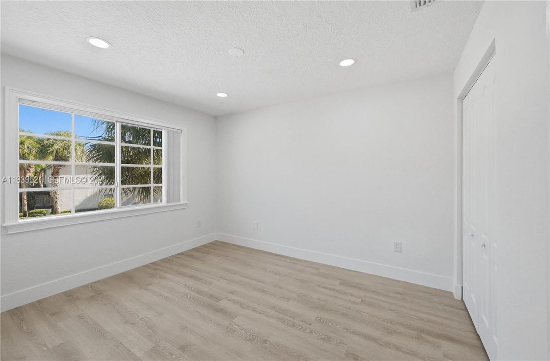 На продажу: $439,999 (3 спален, 2 ванн, 1524 Квадратных фут)