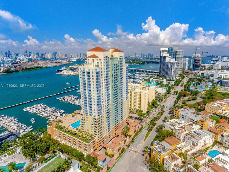 For Rent: $4,800 (1 beds, 1 baths, 780 Square Feet)