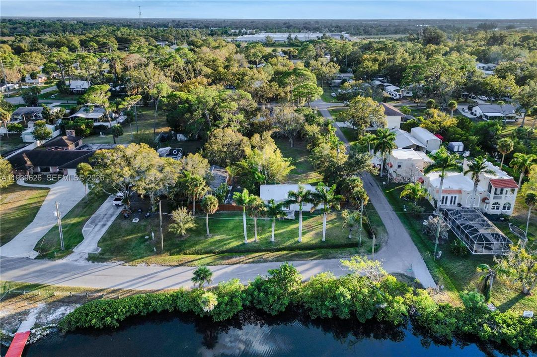 На продажу: $250,000 (0.60 acres)