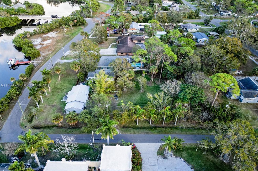 На продажу: $250,000 (0.60 acres)