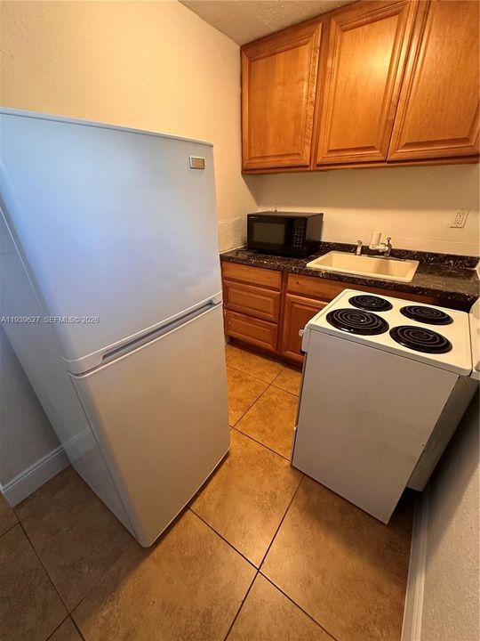 出租: $1,450 (0 贝兹, 1 浴室, 1084 平方英尺)