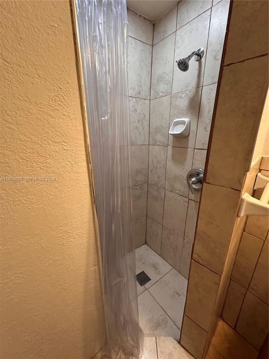 出租: $1,450 (0 贝兹, 1 浴室, 1084 平方英尺)