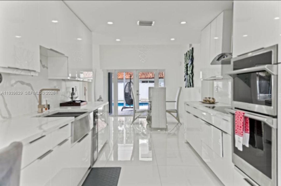 В аренду: $6,500 (4 спален, 2 ванн, 2270 Квадратных фут)