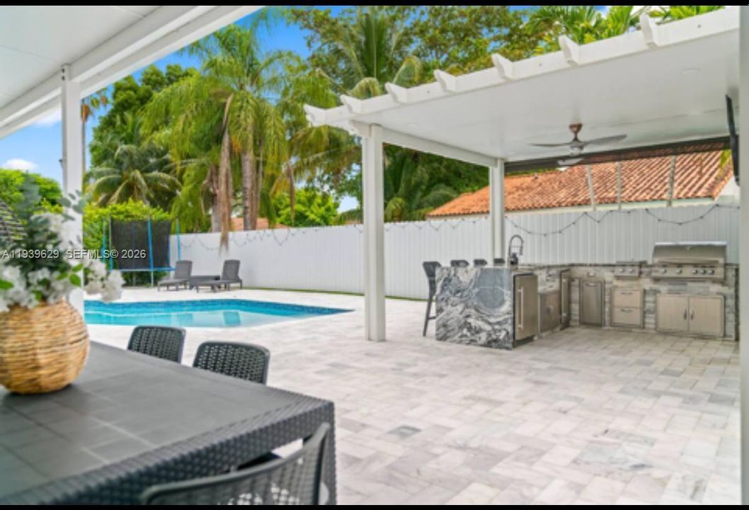 В аренду: $6,500 (4 спален, 2 ванн, 2270 Квадратных фут)