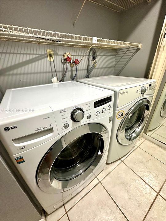 待售: $199,000 (4 贝兹, 2 浴室, 2020 平方英尺)