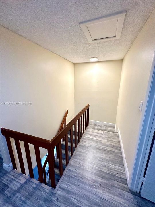 待售: $199,000 (4 贝兹, 2 浴室, 2020 平方英尺)