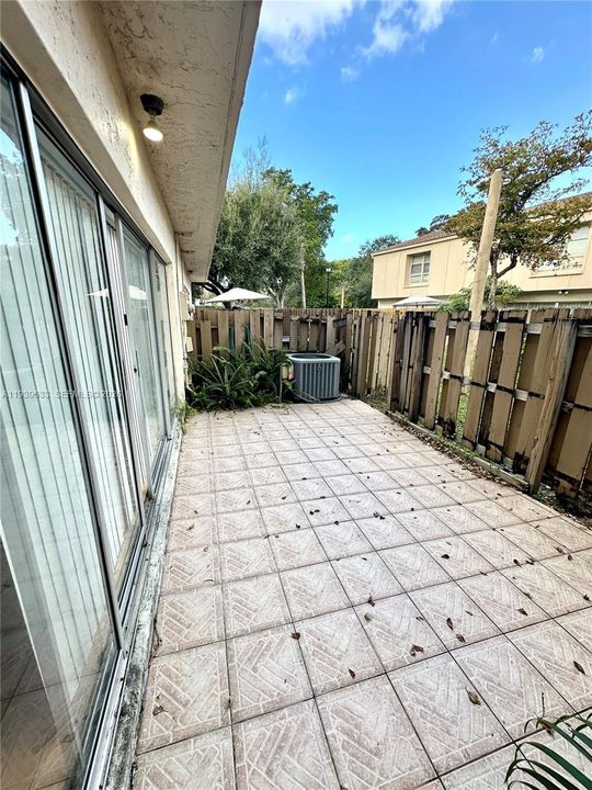 待售: $199,000 (4 贝兹, 2 浴室, 2020 平方英尺)