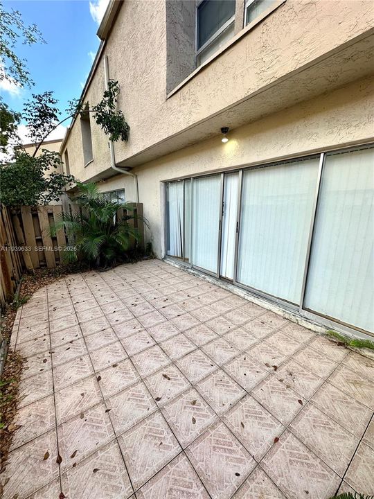 待售: $199,000 (4 贝兹, 2 浴室, 2020 平方英尺)