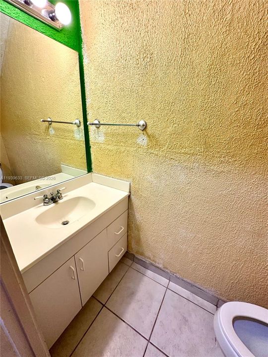 待售: $199,000 (4 贝兹, 2 浴室, 2020 平方英尺)