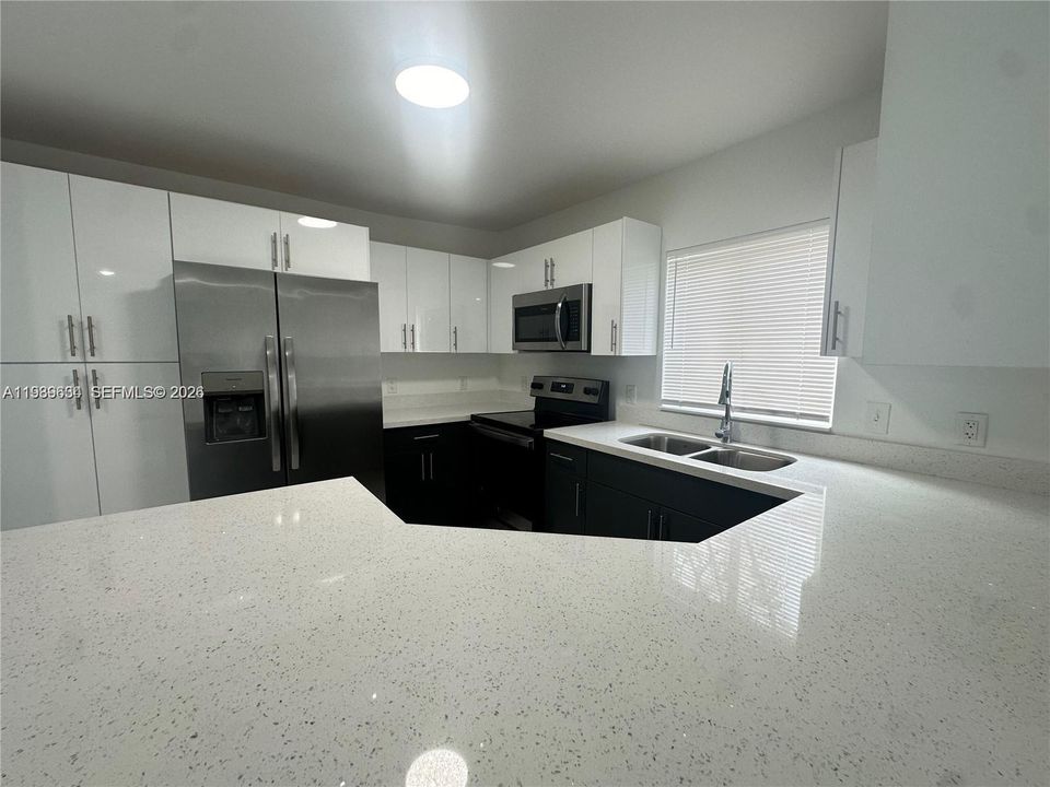 For Rent: $3,200 (3 beds, 1 baths, 1500 Square Feet)