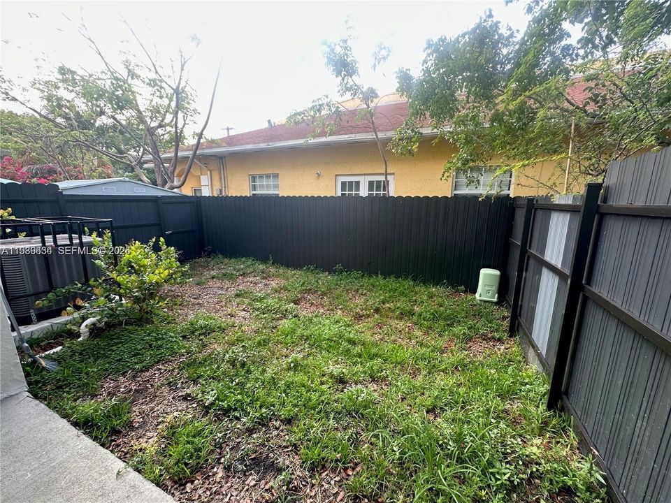 For Rent: $3,200 (3 beds, 1 baths, 1500 Square Feet)