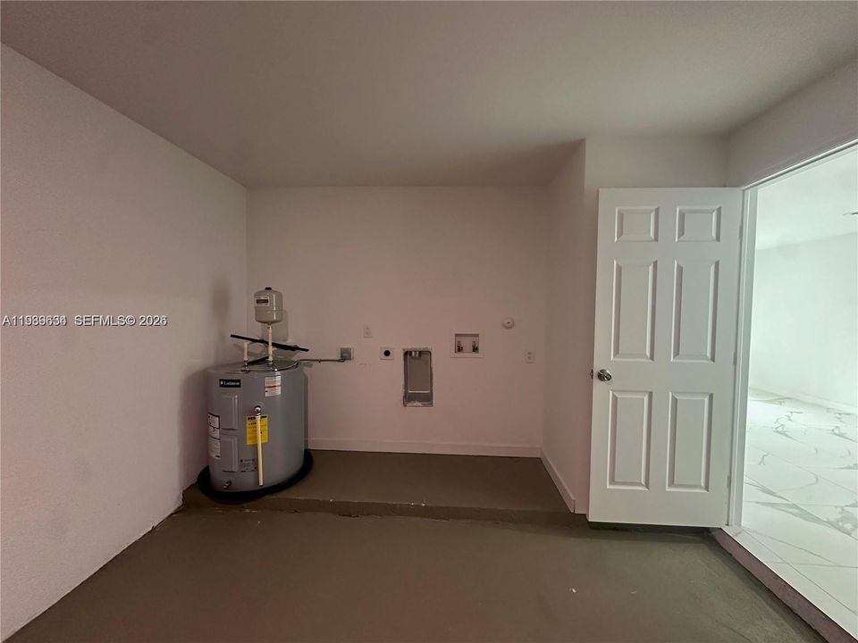 For Rent: $3,200 (3 beds, 1 baths, 1500 Square Feet)